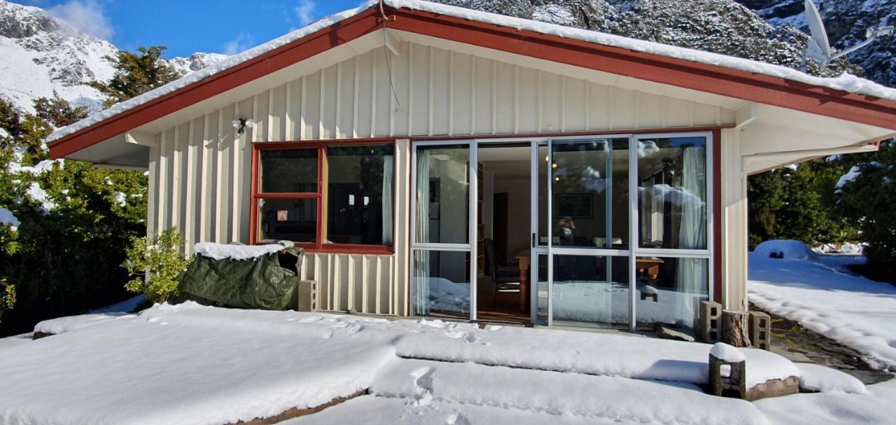 Aoraki Alpine Chalet Villa Aoraki / Mount Cook Bagian luar foto